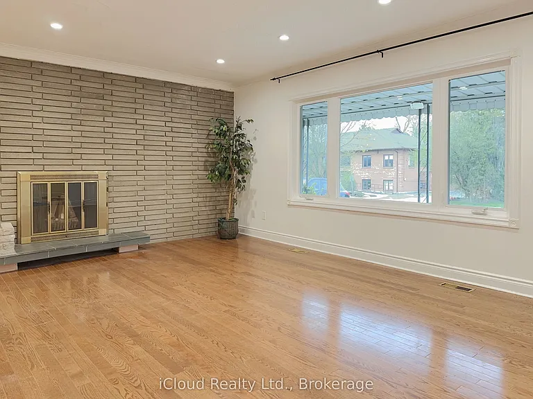 4 Longbridge Rd — Photo 3
