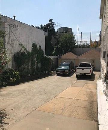 3rd image of 1013 Virginia Ave