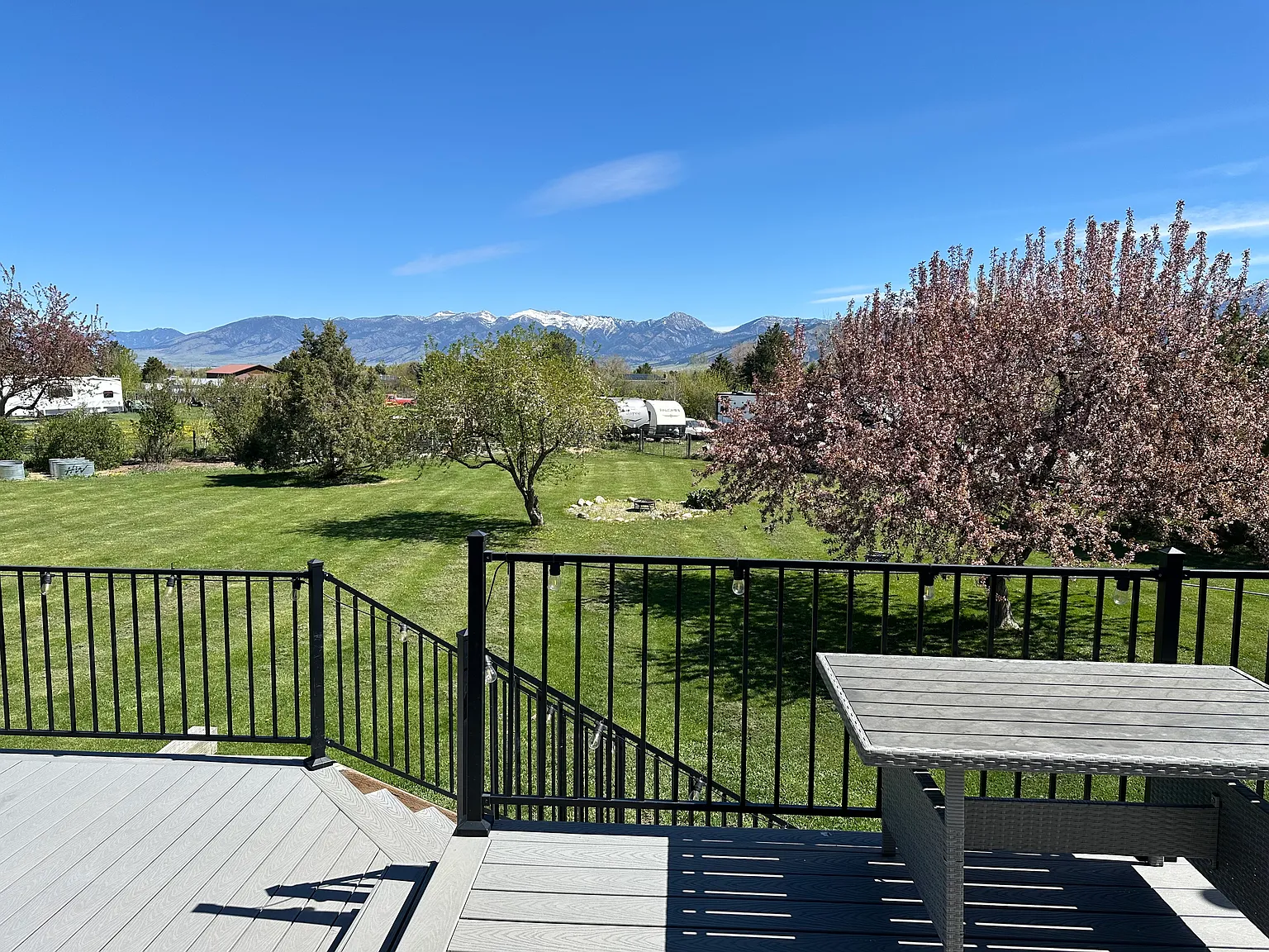 5 bed, 2576 sqft, $5,200 — Photo 3