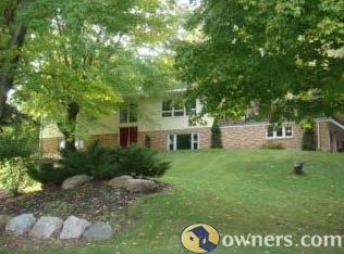 6371 Duxbury Dr SE, Ada, MI 49301