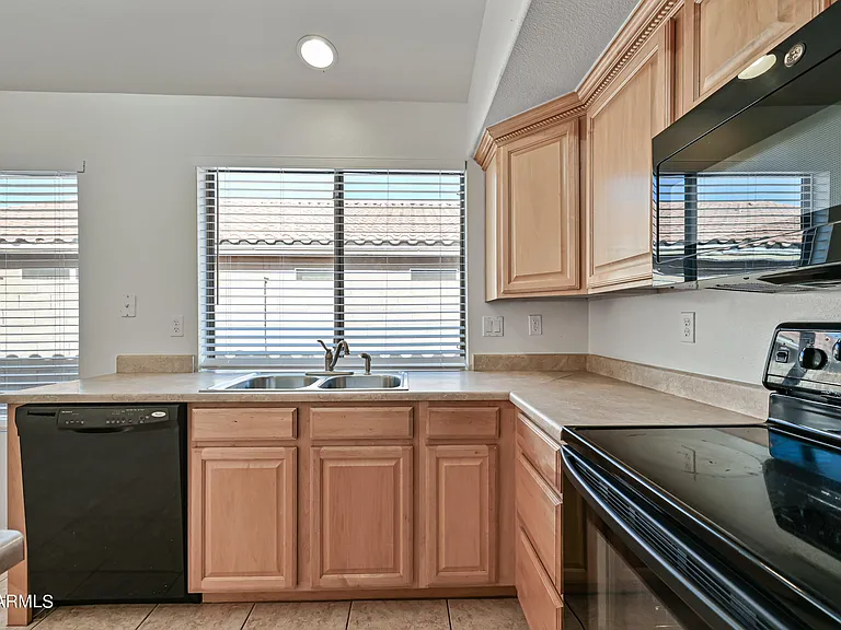 7160 E Lindner Ave — Photo 12