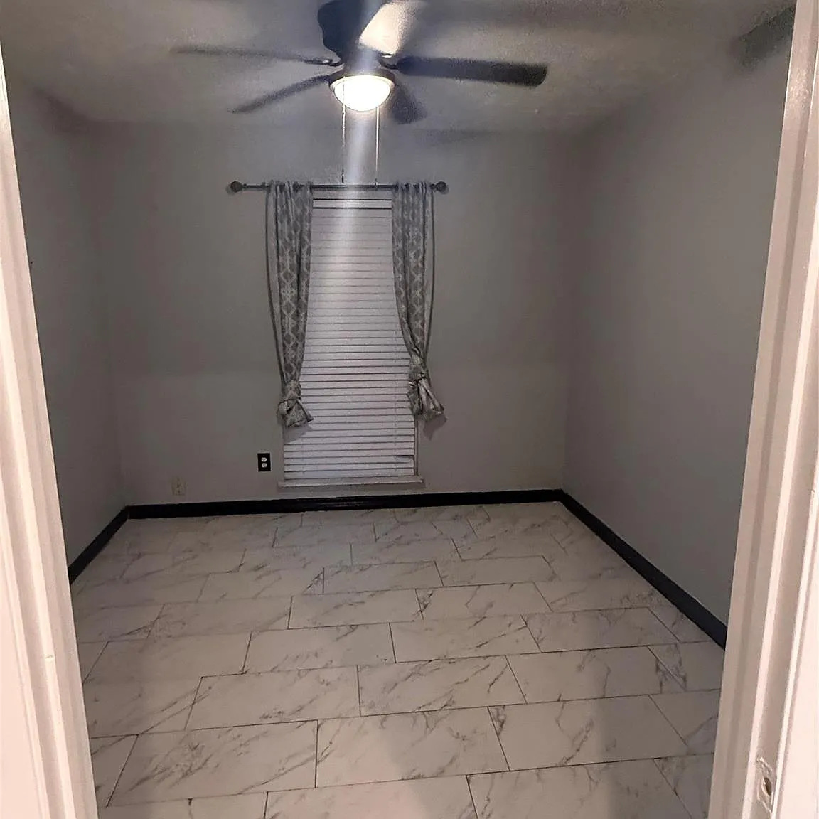 3 bed, 2.0 bath, 1552 sqft, $1,700 — Photo 3