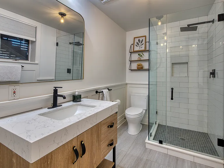Laurel Dr — Photo 16