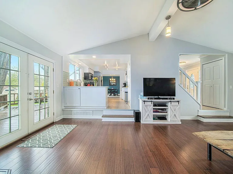 2536 Alveston Dr — Photo 3