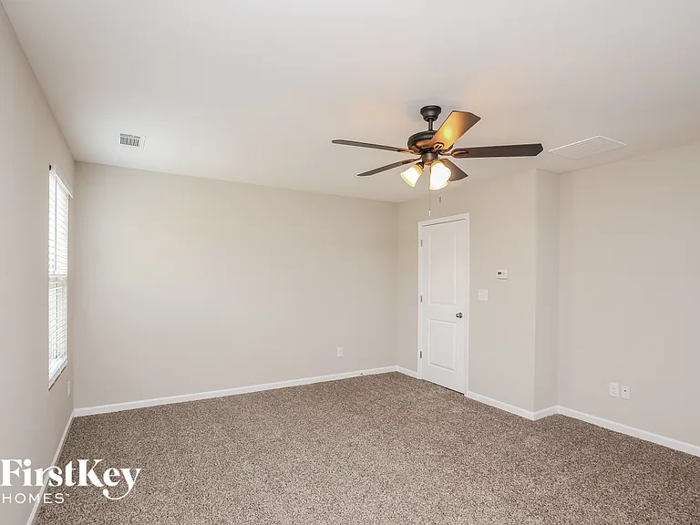 1447 Turning Leaf Ln — Photo 8