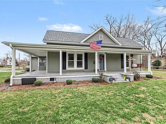 2nd image of 788 N Main St