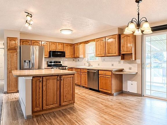 5th image of 1204 N Warren Rd