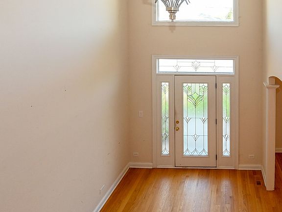 5th image of 2172 Sprucewood Ave