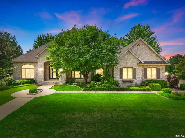 1811 Kern Rd, Washington, IL 61571