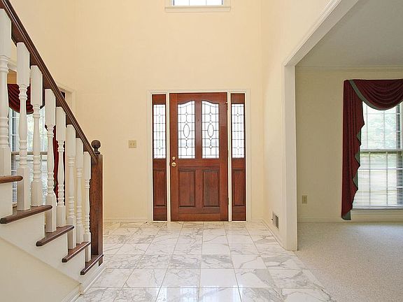 3rd image of 3779 Cliff Crest Dr SE