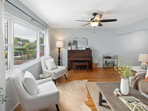 5th image of 4711 Baily Pl