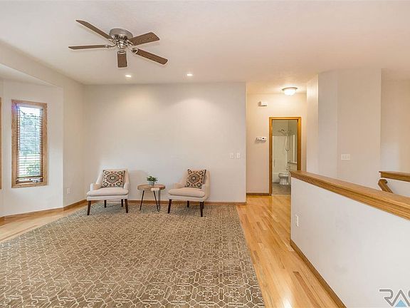 3rd image of 3120 W Auburn Hills Ct