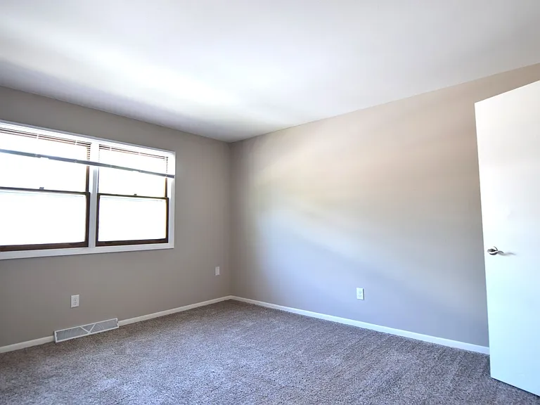 Woodland Reserve Apartments — Photo 96