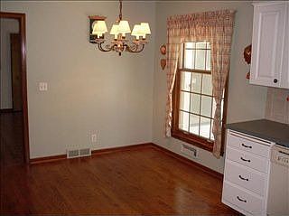 4th image of 1886 S 126th St