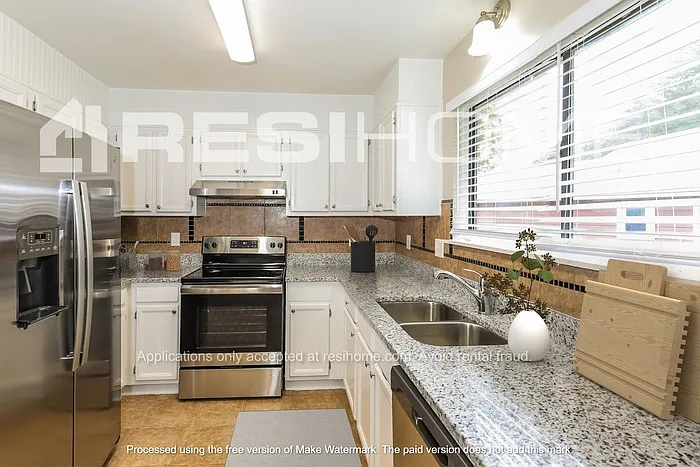 540 Blue Cedar Ct — Photo 2