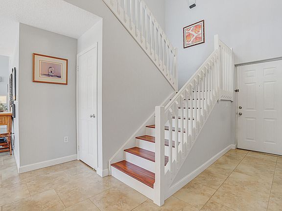 5th image of 821 Oak Harbour Drive