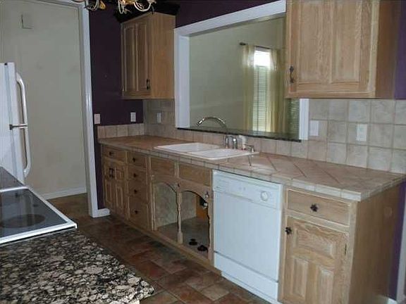 5th image of 6123 Amber Brook Dr