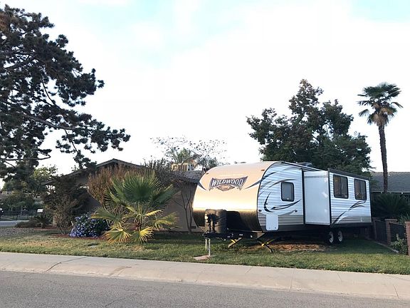4th image of 2510 S Linda Vista St