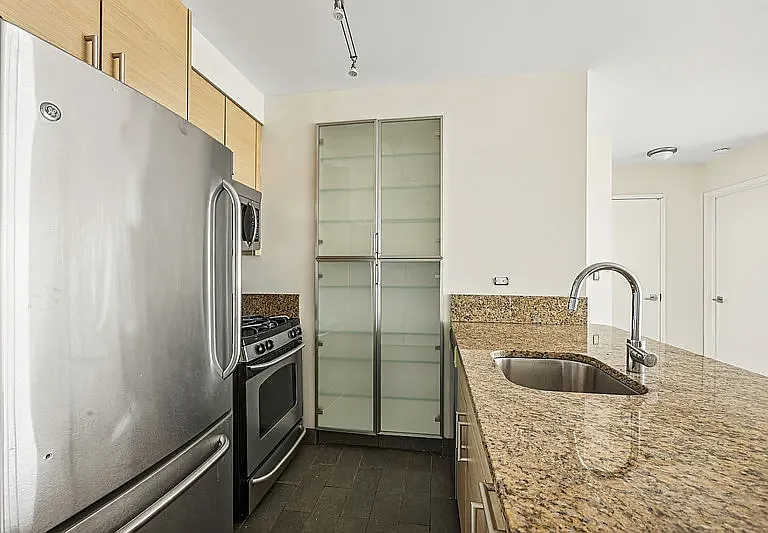 125 W 31st St #G — Photo 4