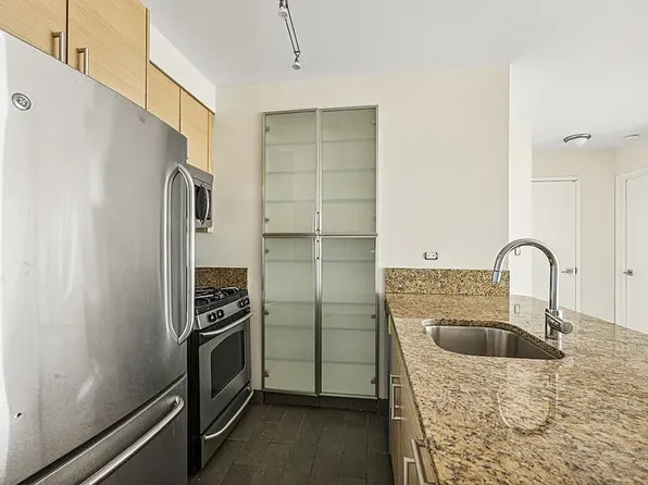 125 W 31st St APT 51G, New York, NY 10001