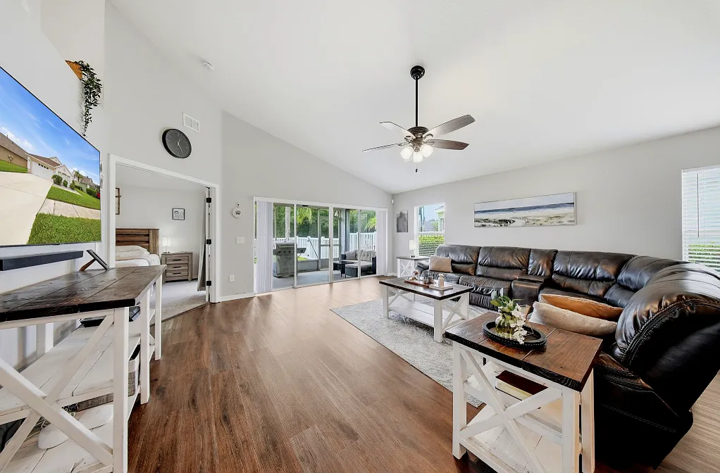 3 bed, 1651 sqft, $2,450 — Photo 3