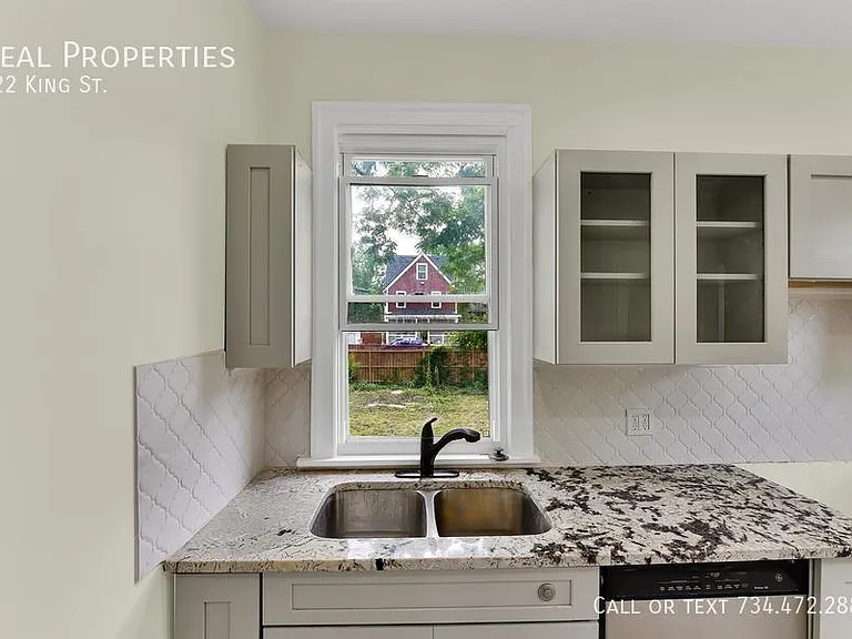 322 King St — Photo 18