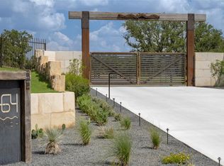 62 Balcones Dr, Johnson City, TX 78636