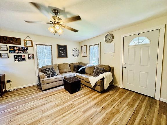 4th image of 310 College St