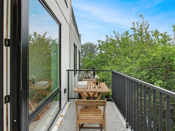 87 Carlton Avenue image 5 of 12