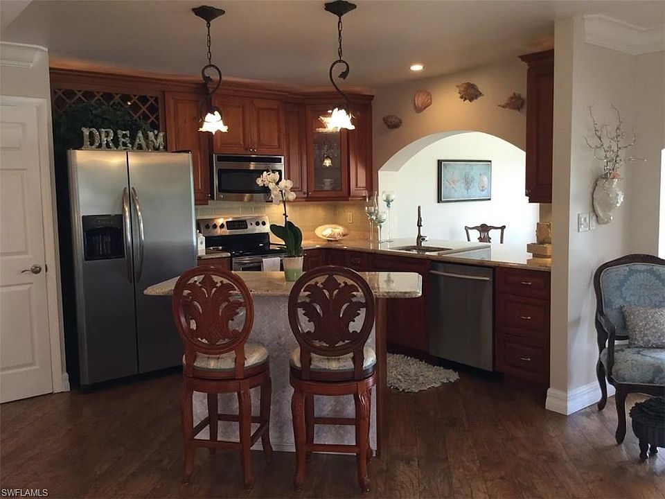 1st image of 1931 W Lakeview Blvd APT 8