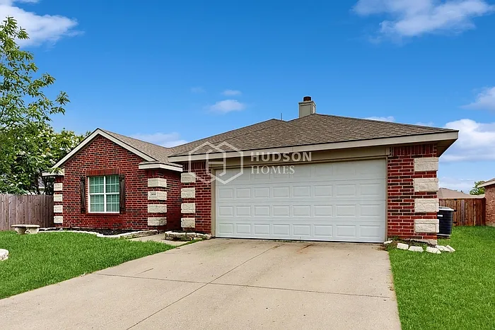 3 bed, 2.0 bath, 1927 sqft, $1,920 — Photo 4
