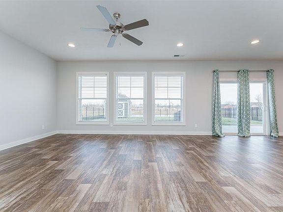 4th image of 369 Brixton Dr