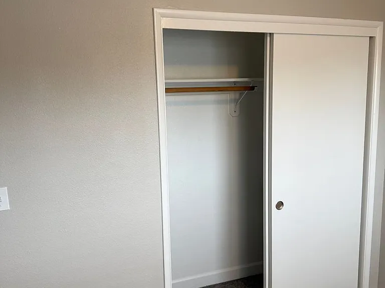 MAC CITY APARTMENTS — Photo 12
