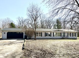 50005 Circle Dr, Dowagiac, MI 49047