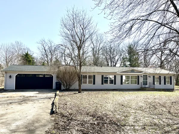 50005 Circle Dr, Dowagiac, MI 49047