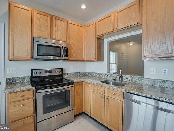 5th image of 11106 Donita Ct