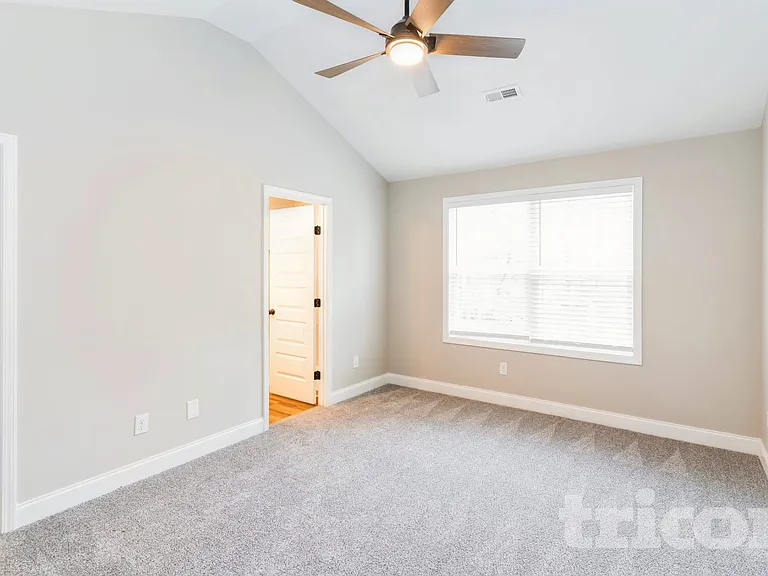 341 Green Hills Dr — Photo 6