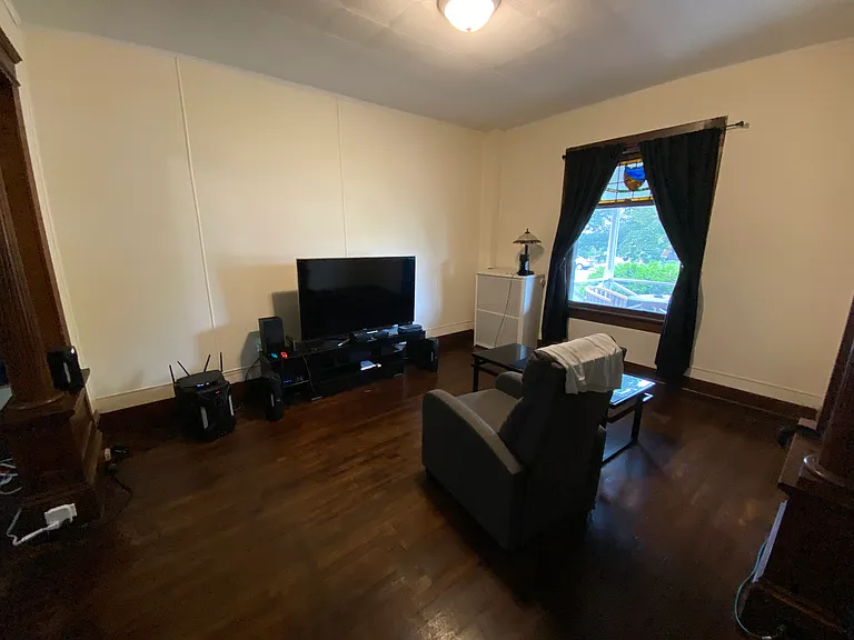 1627 Wyoming Ave — Photo 4