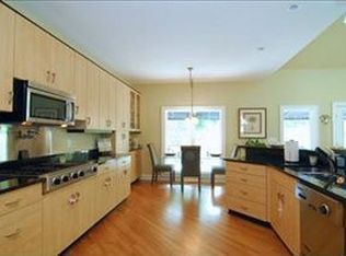 909 Sun Runner Pl, Wilmington, NC 28405