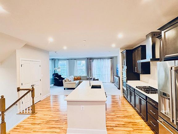 3rd image of 10851 Foxtrot Cir