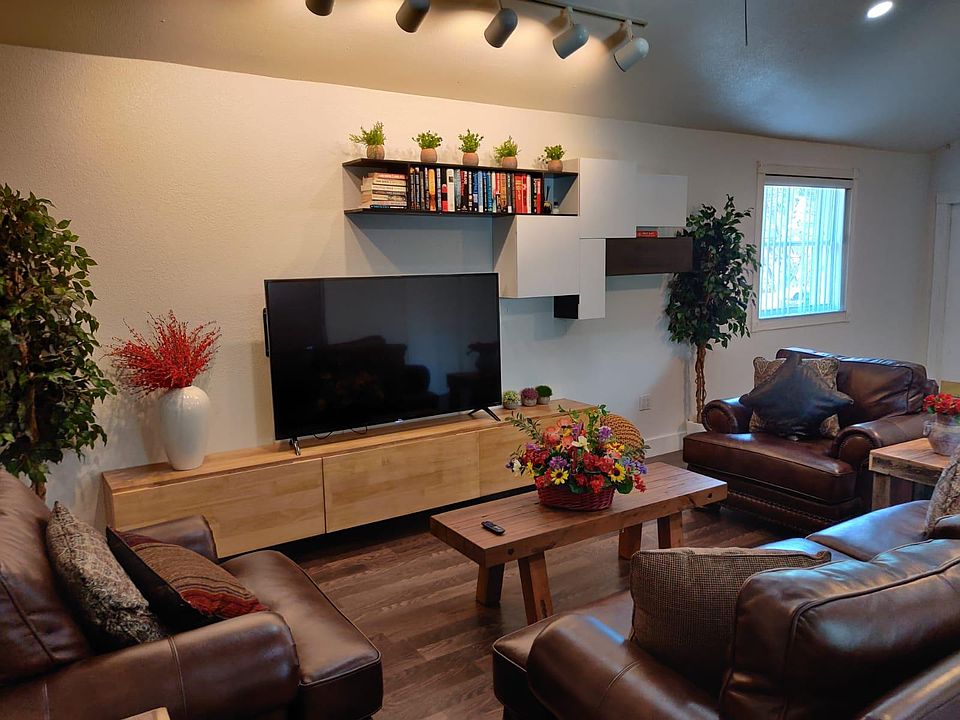 1st image of 1535 NE 35th St