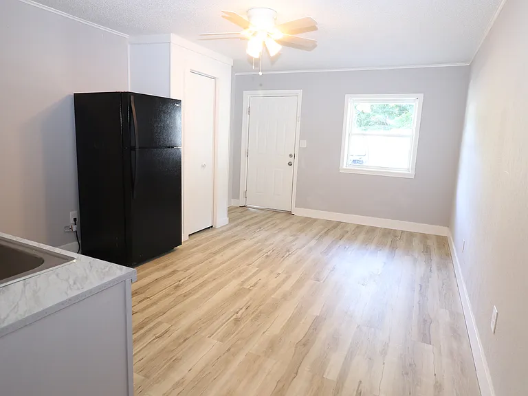 21 Larue St #11 — Photo 8