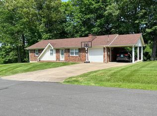 150 Whispering Hills Ln, Greenville, KY 42345