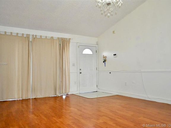 5th image of 20309 NW 35th Ave