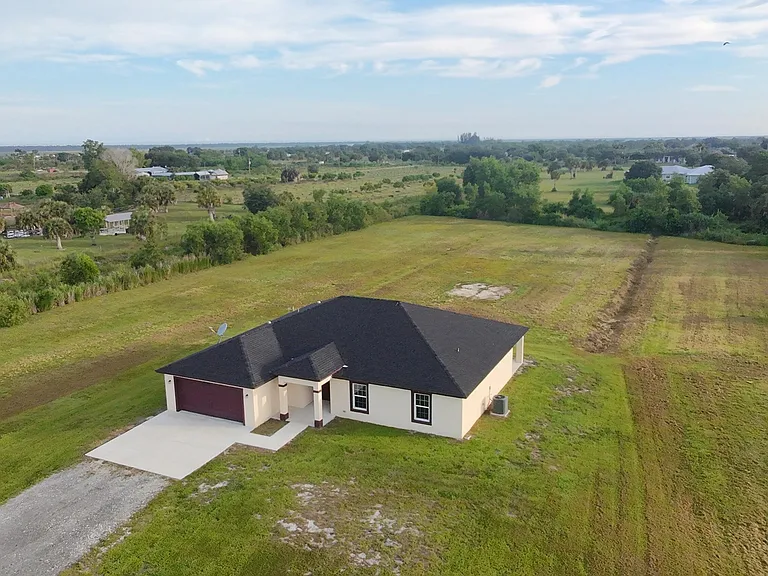 20365 Marie Ct — Photo 38