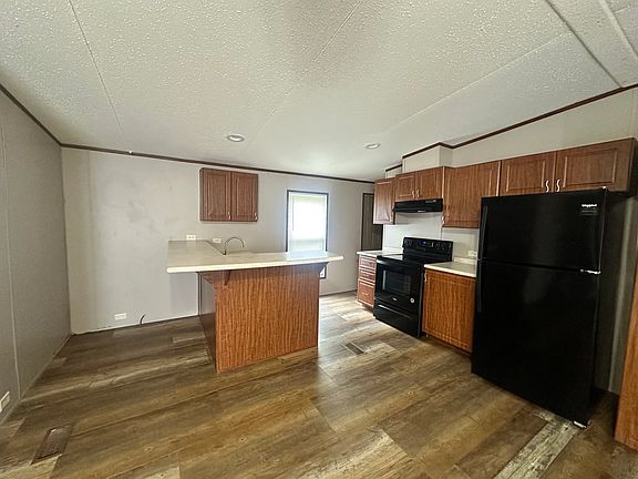 3rd image of 208 Stoney Creek Dr #6