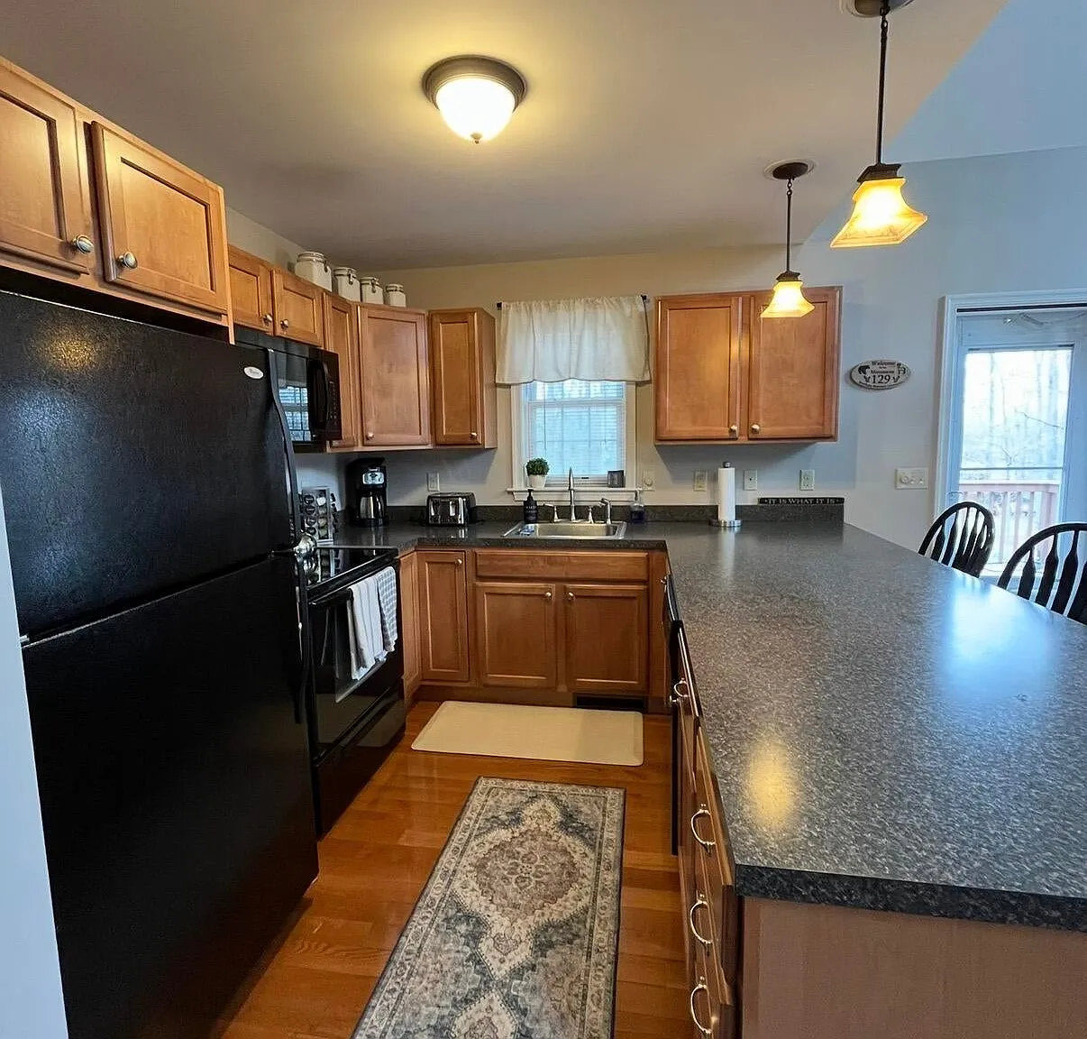 4 bed, 2929 sqft, $4,500 — Photo 4