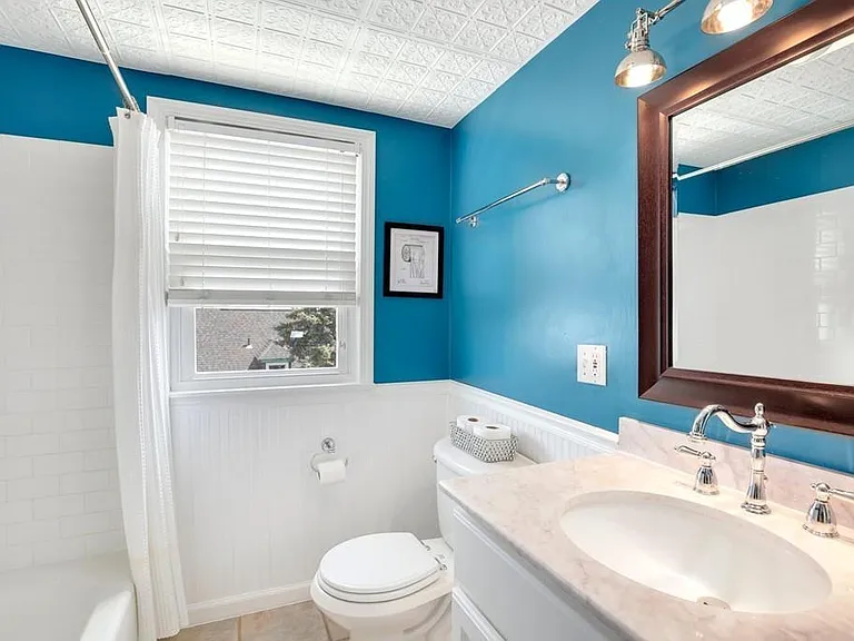 30 Adelaide St #4 — Photo 16