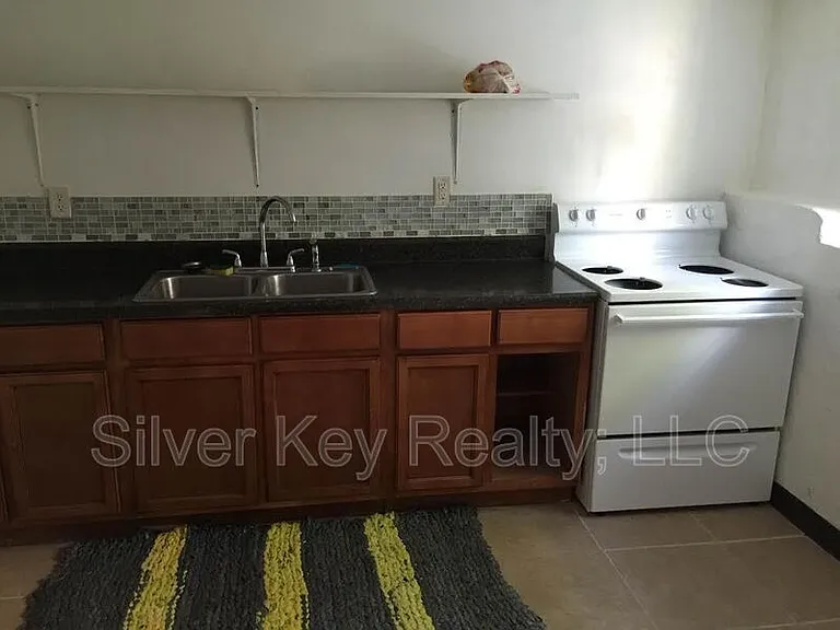 107 Forrest Ave #5 — Photo 5