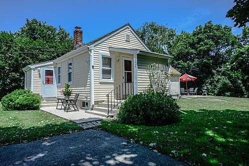 1839 W Main Rd Photo 1